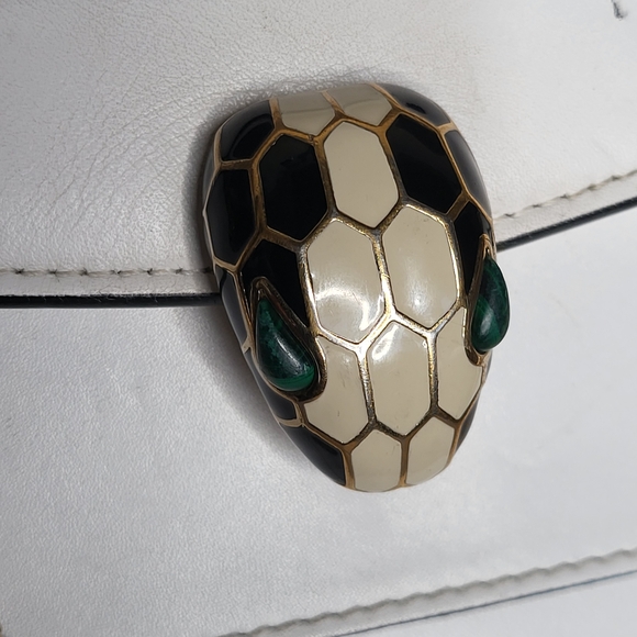 Bvlgari Serpenti Forever Shoulder Bag in White Double Chain...Authentic !! - Picture 4 of 16